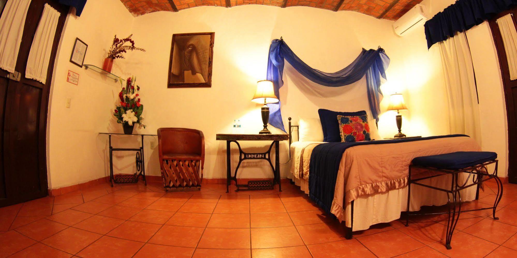 Hotel Casa Armonia Tlaquepaque Bagian luar foto
